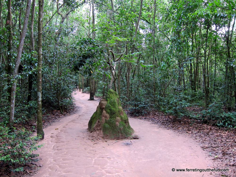 cu chi tunnels tour