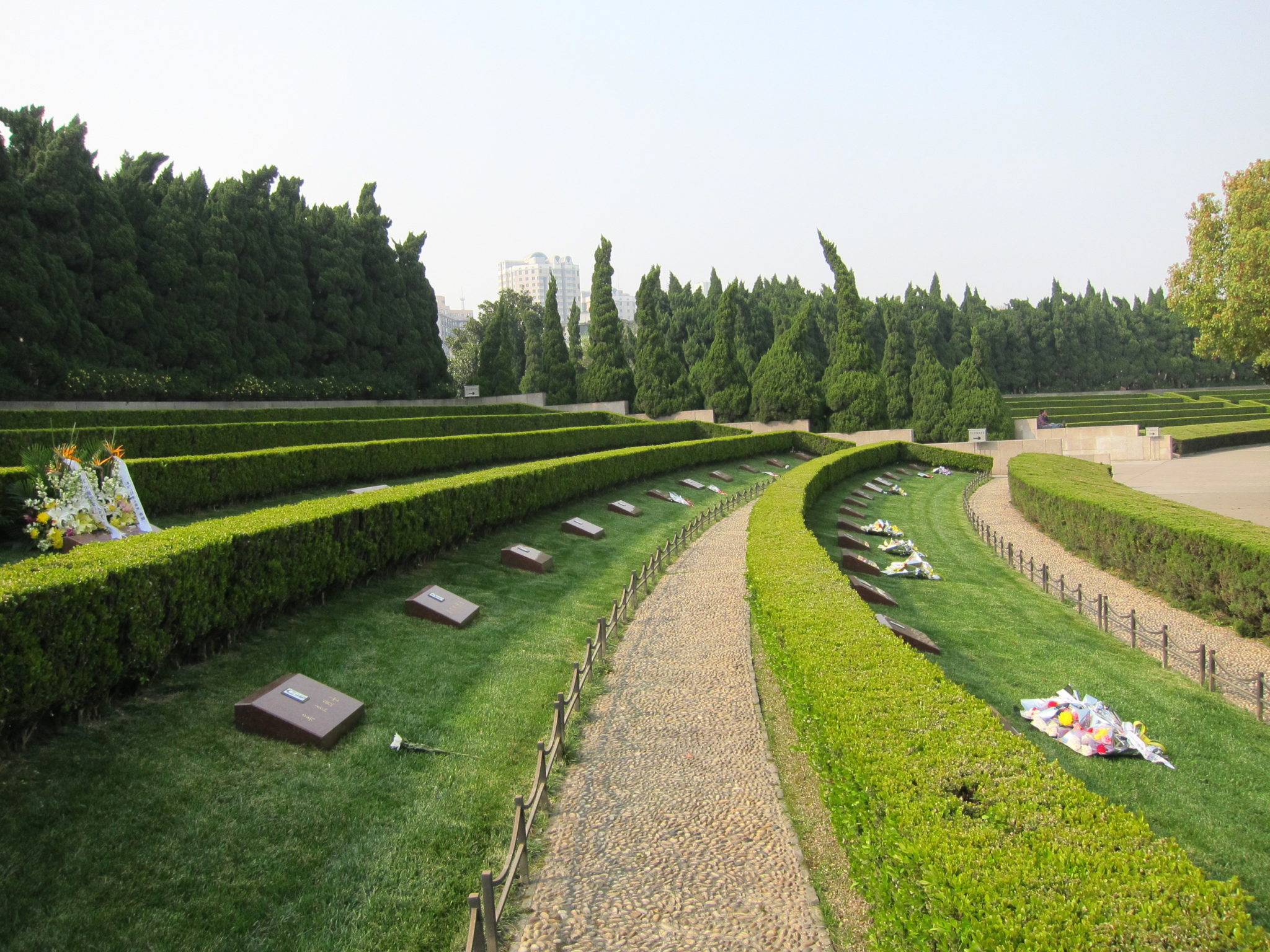 Longhua Temple and Martyrs Cemetery, Shanghai - Ferreting Out the Fun