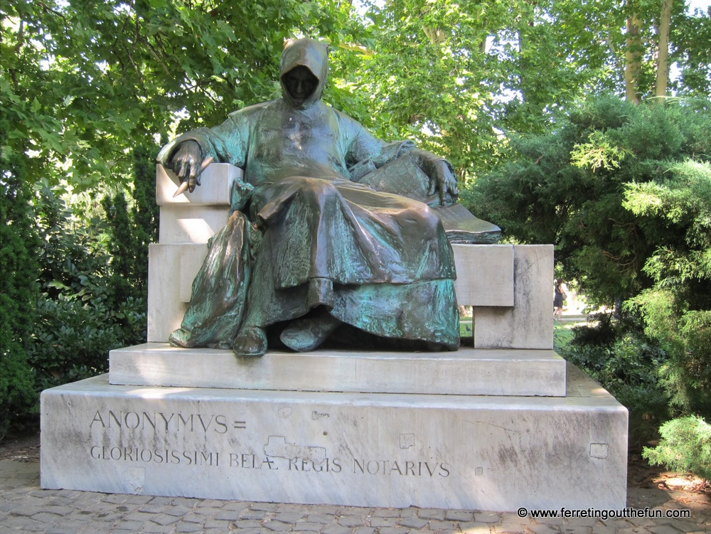 budapest anonymous statue