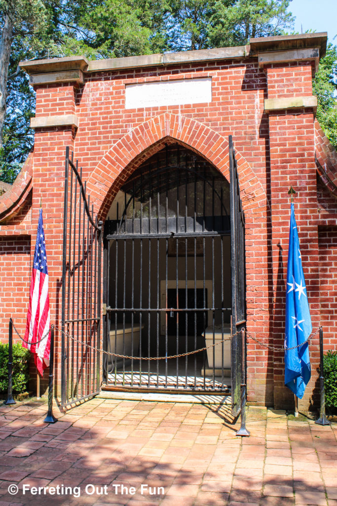 George Washington's gravesite in Mount Vernon, Virginia