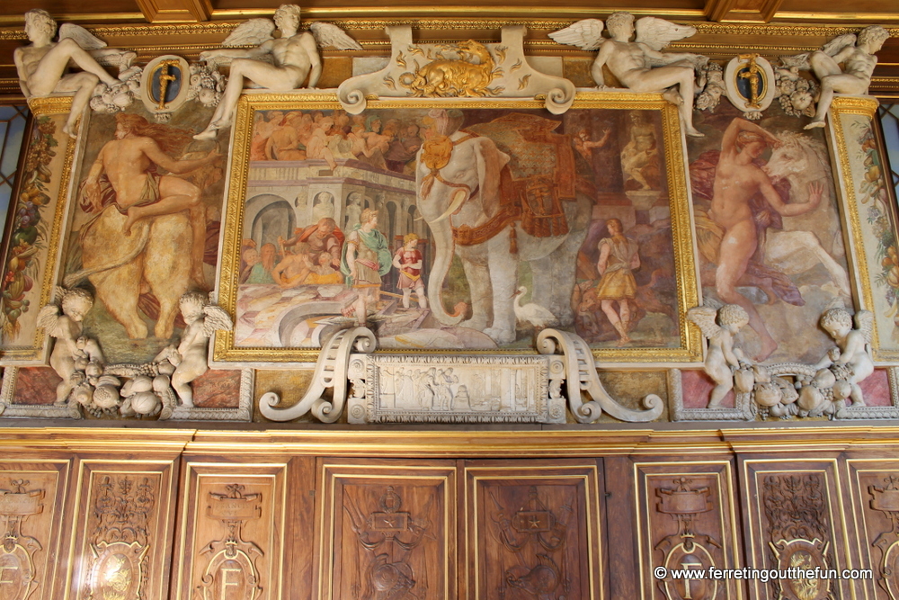 chateau de fontainebleu fresco