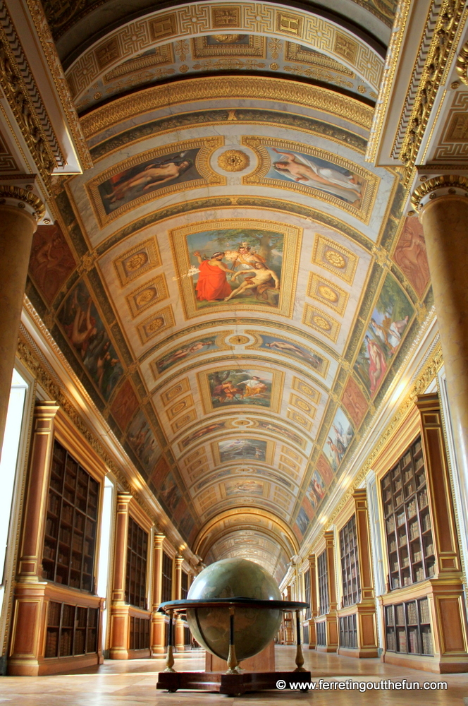 Diana Gallery, the stunning library of the Chateau de Fontainebleu in France