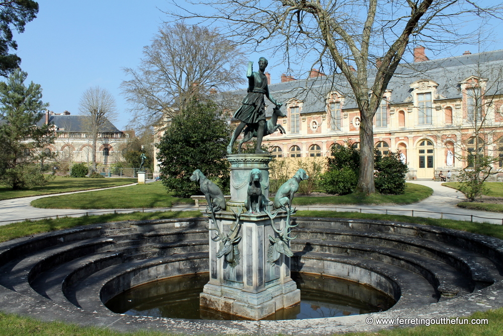 chateau de fontainebleu fountain