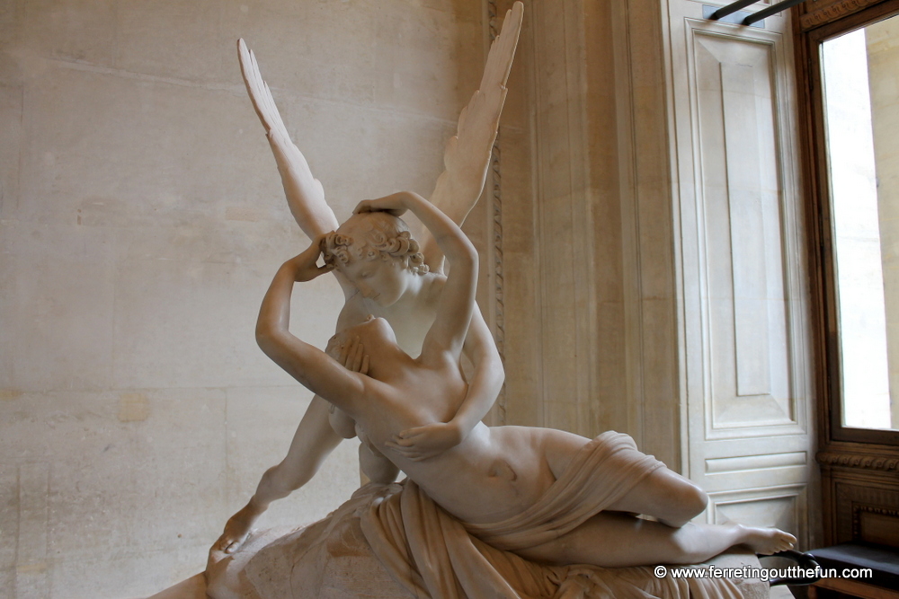 cupid kiss sculpture louvre