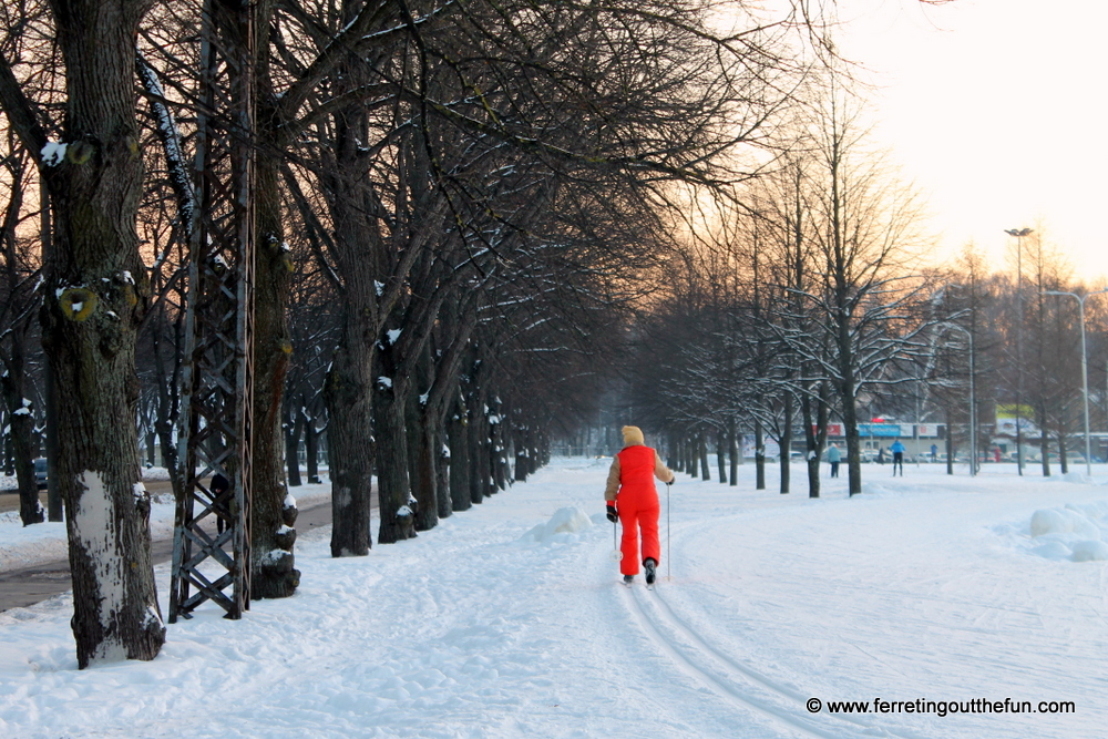 skiing in uzvaras park riga