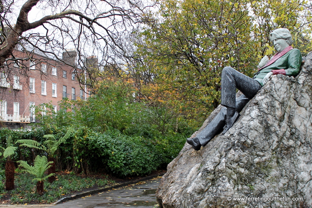 oscar wilde statue dublin