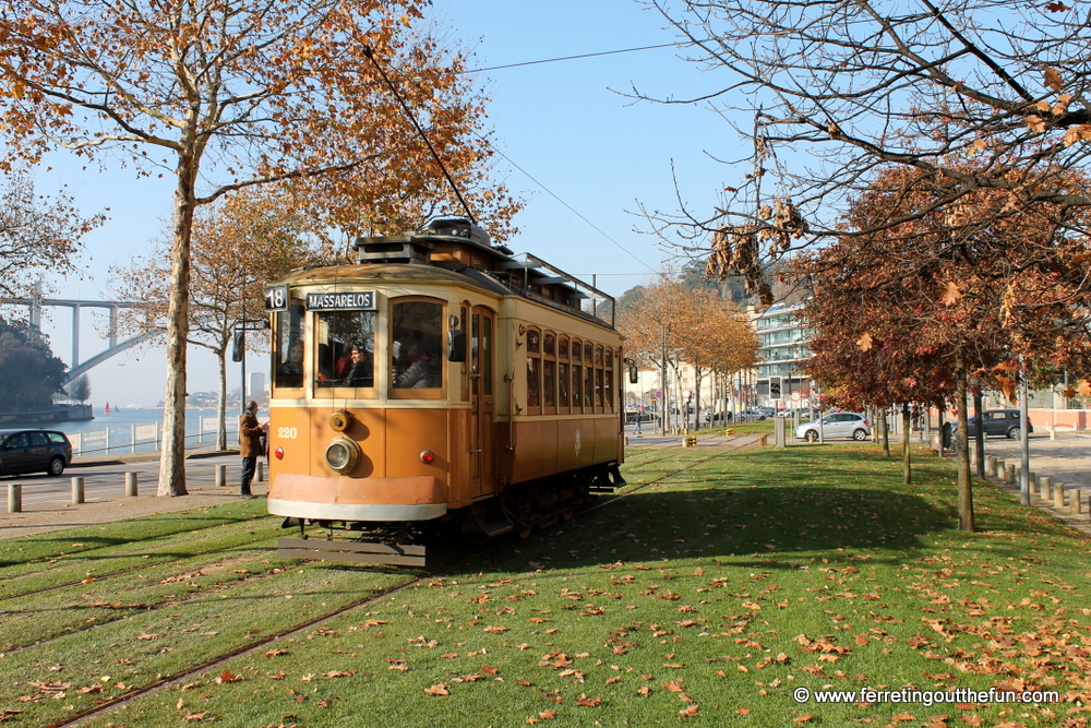 Porto vintage tram