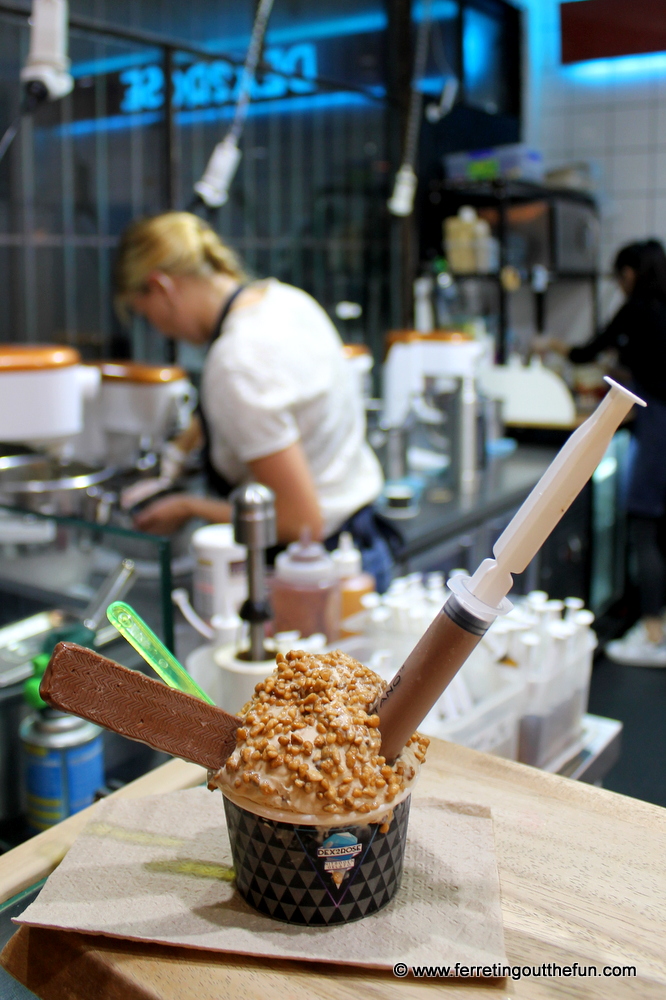 Ice cream made with liquid nitrogen in Melbourne, Australia #nutella #dex2rose