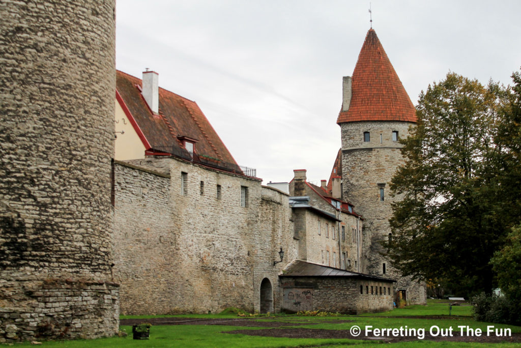 tallinn city walls