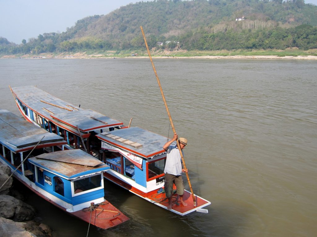 mekong river cruise luang prabang