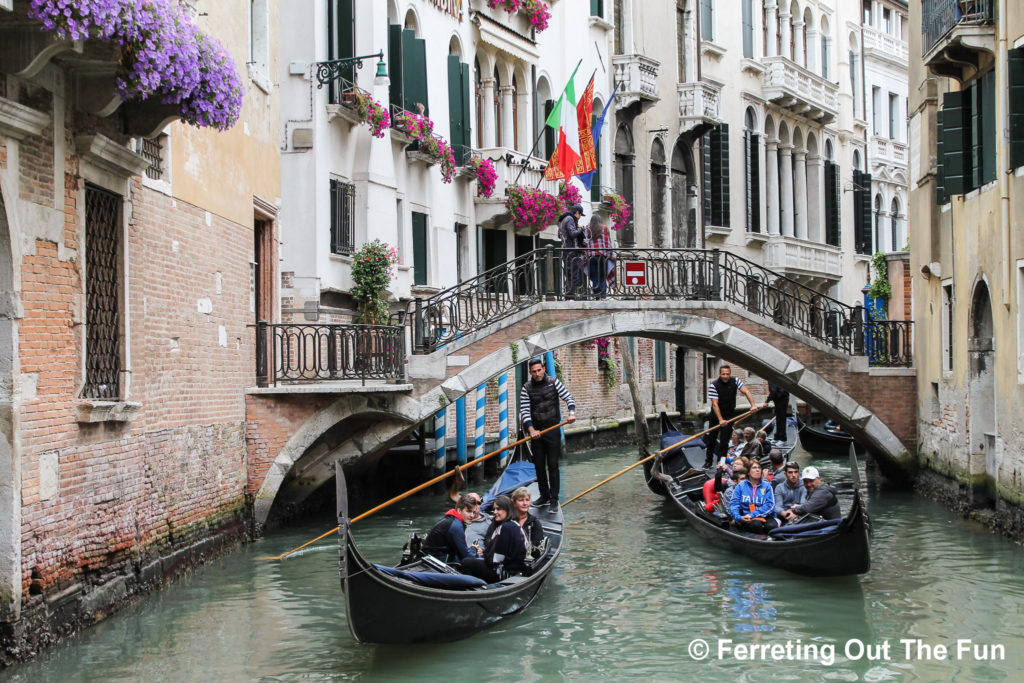 venice gondola ride