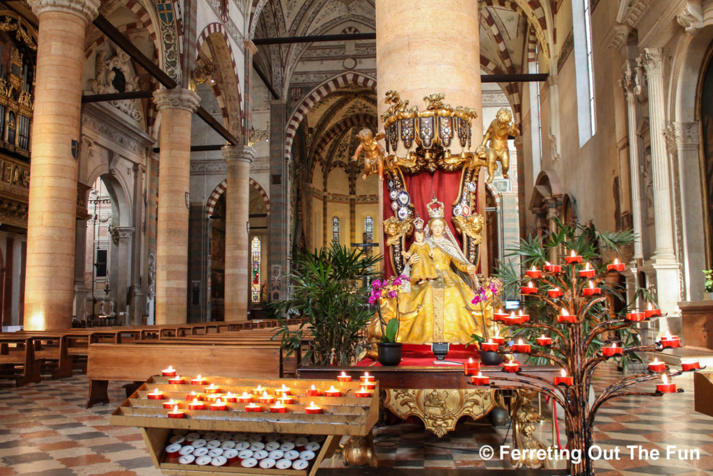 basilica di sant'anastasia interior