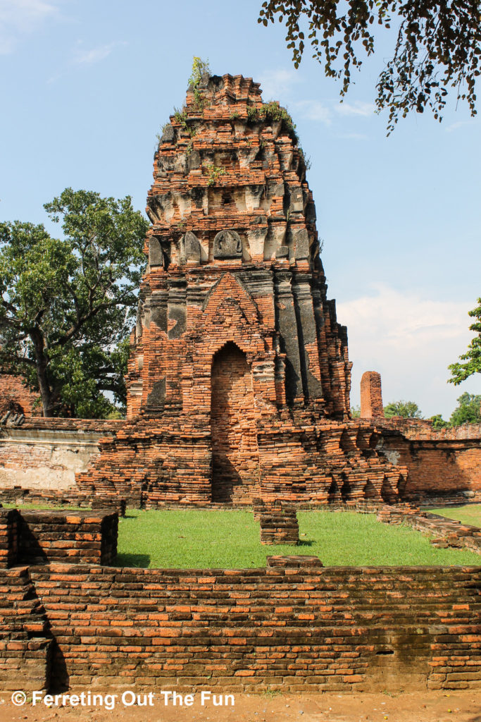 Wat Mahathat Ayutthaya temple ruin