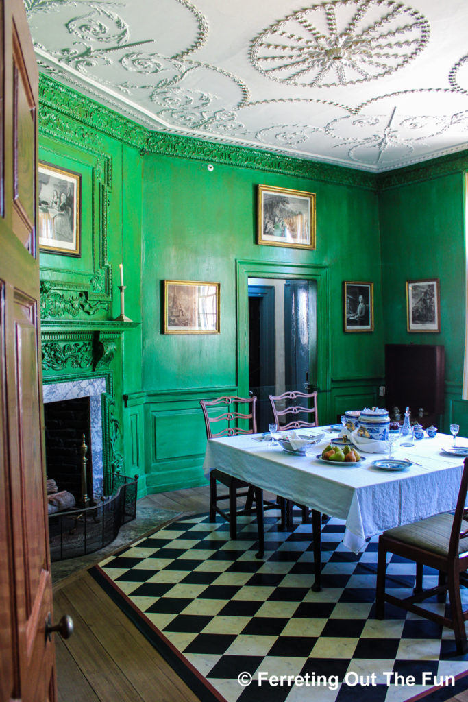 This gorgeous emerald green dining room is a display of 18th century wealth in Virginia // George Washington's Mount Vernon