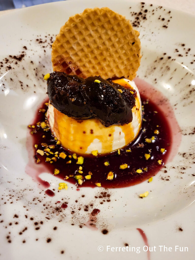Panna cotta with caramelized figs